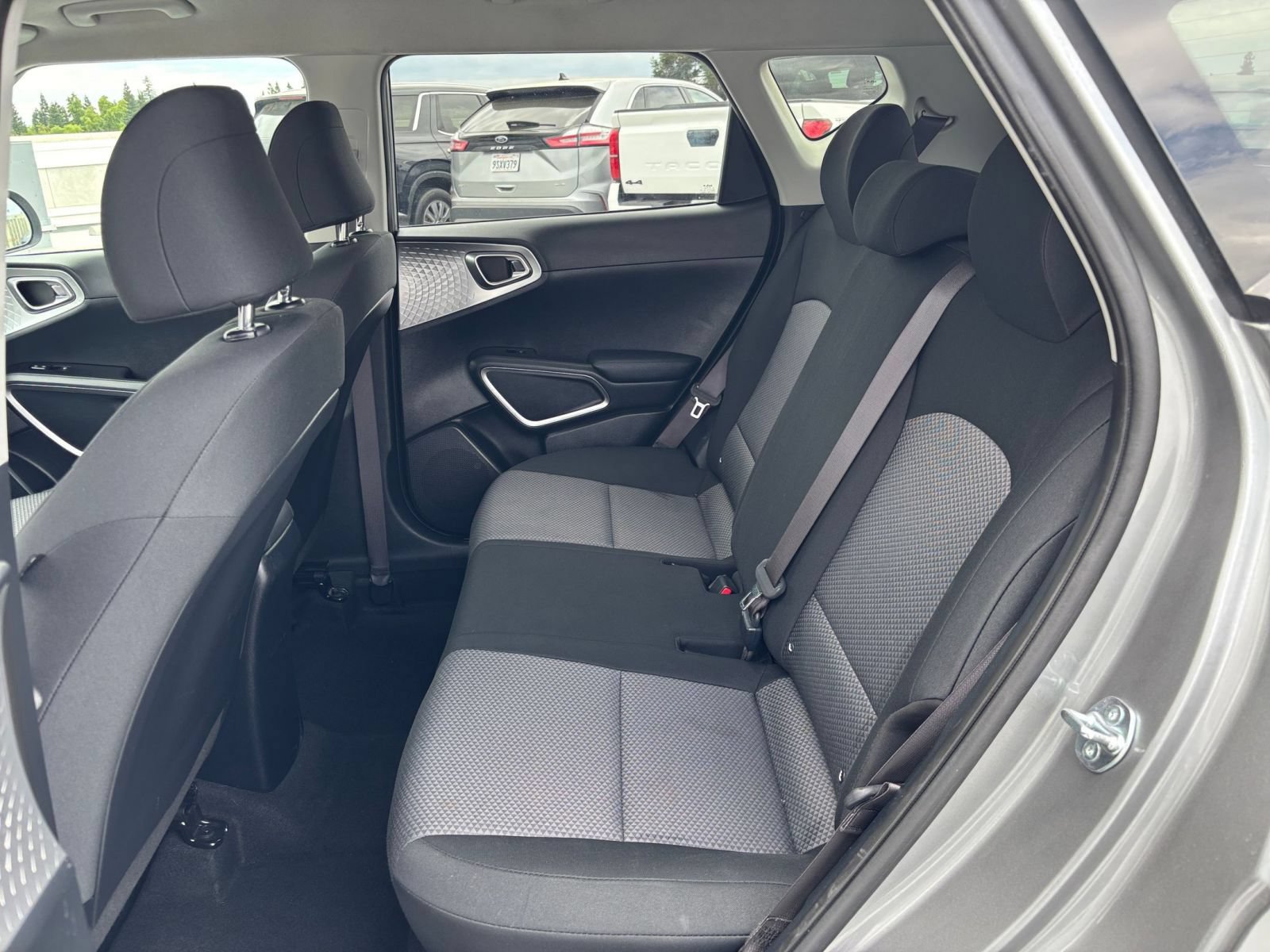 Used 2025 Kia Soul LX w/ LX Technology Package FWD image 23