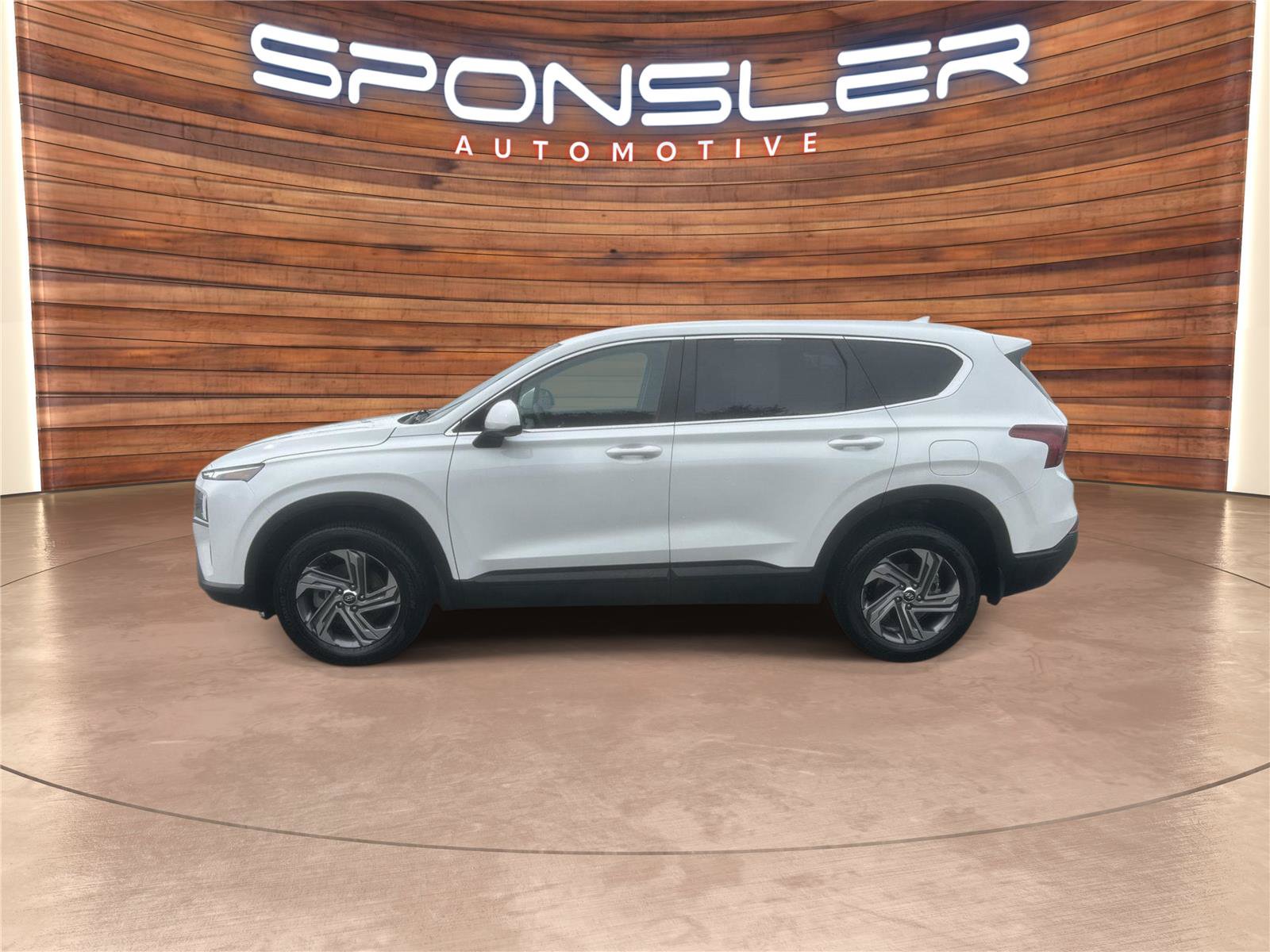 Used 2023 Hyundai Santa Fe SE AWD/4WD image 2