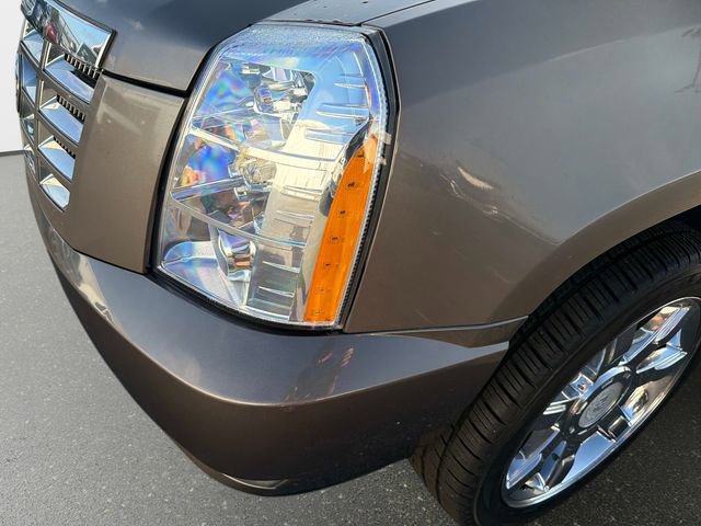 Used 2012 Cadillac Escalade Luxury image 9