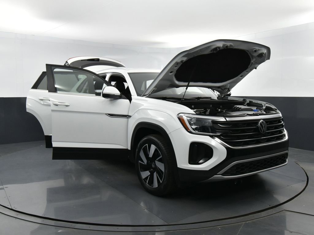 Used 2024 Volkswagen Atlas Cross Sport SE image 51