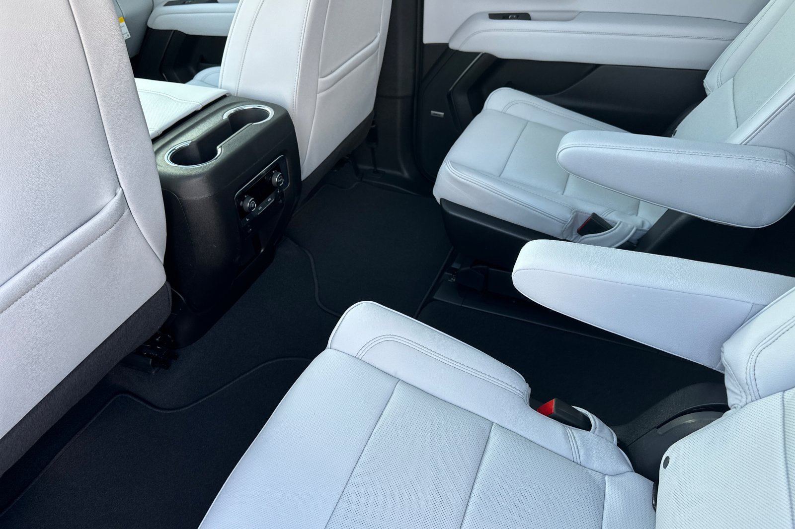 New 2026 Chevrolet Suburban Premier w/ Sun And Tow Package image 13