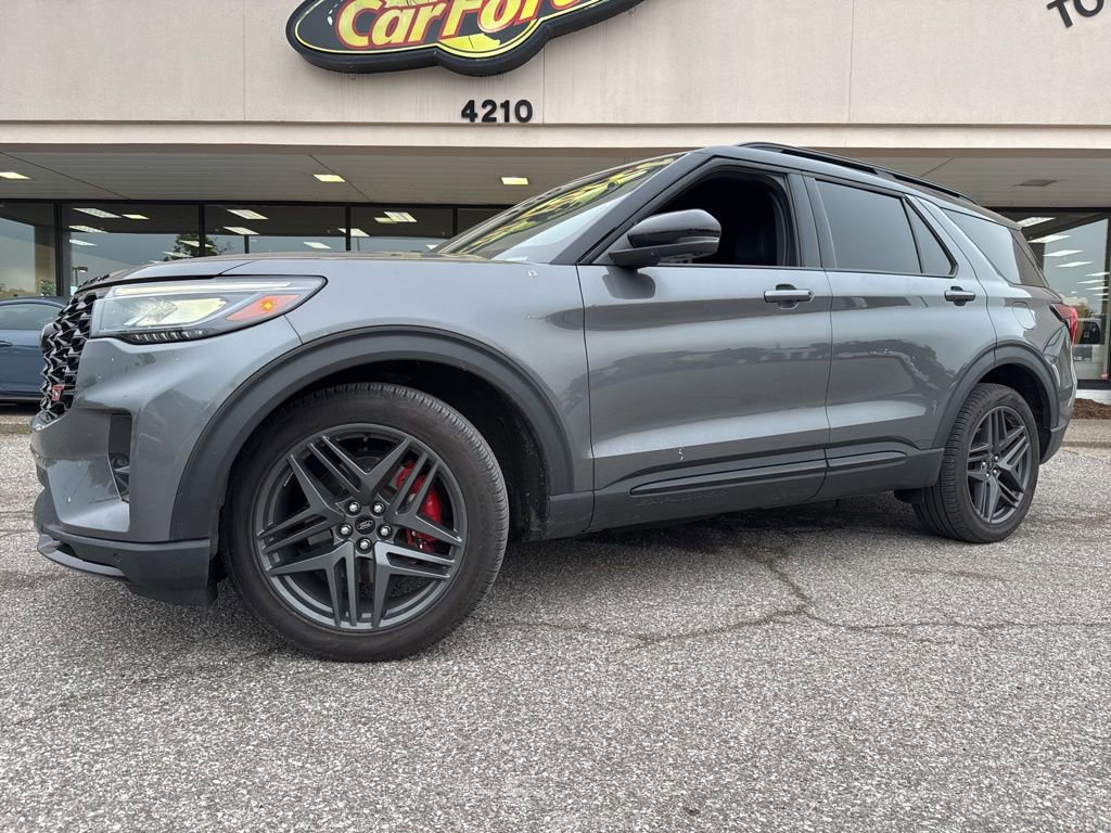 Used 2025 Ford Explorer ST AWD/4WD image 14