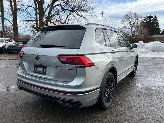 Used 2022 Volkswagen Tiguan SE R-Line image 3