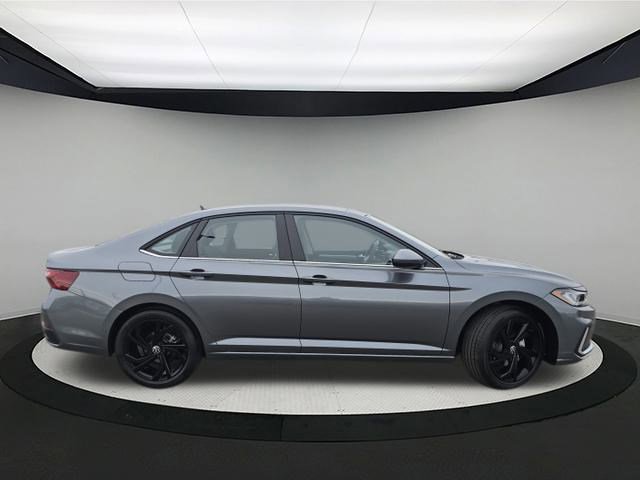 New 2026 Volkswagen Jetta SE image 8