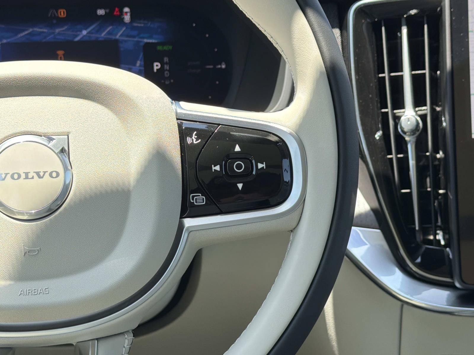 New 2026 Volvo XC90 T8 Ultra w/ Lounge Package AWD/4WD image 9