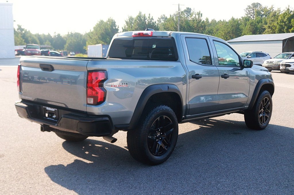 Used 2025 Chevrolet Colorado Trail Boss AWD/4WD image 7