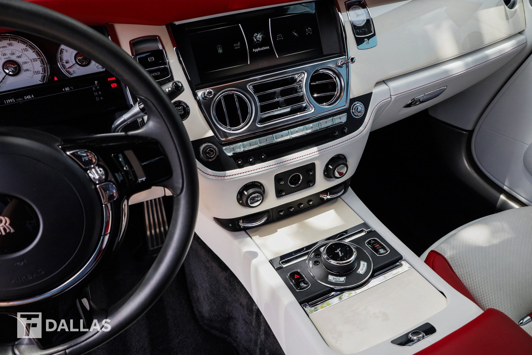 Used 2019 Rolls-Royce Wraith RWD image 27