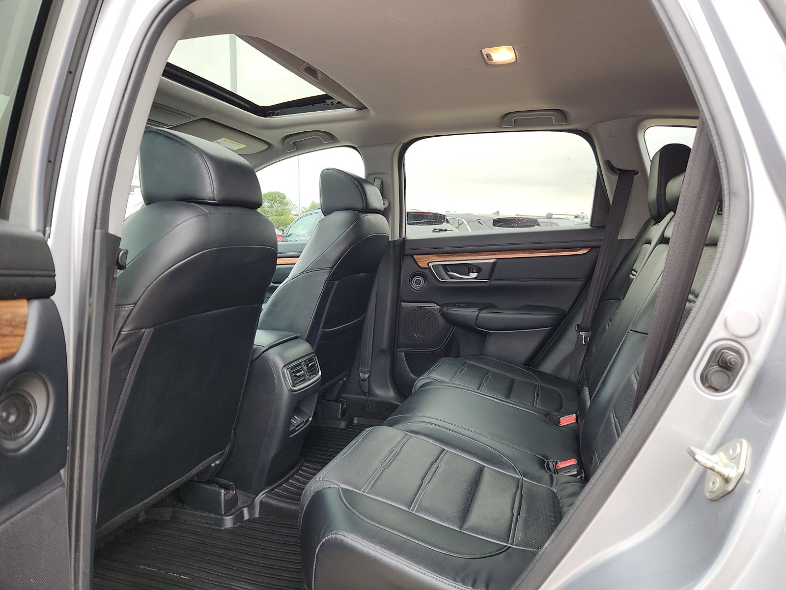 Used 2020 Honda CR-V Touring image 12