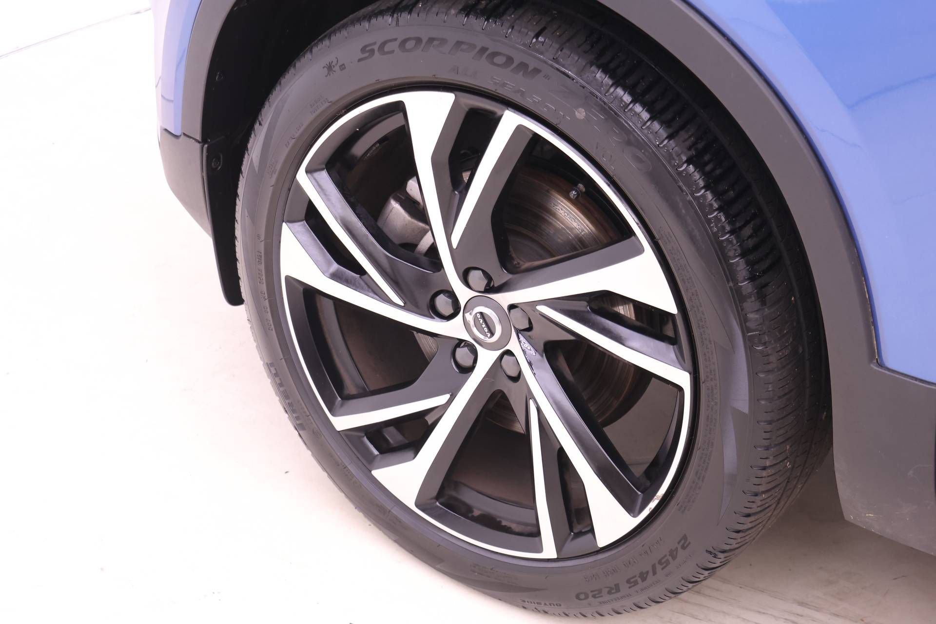 Used 2021 Volvo XC40 T5 R-Design w/ Climate Package AWD/4WD image 22