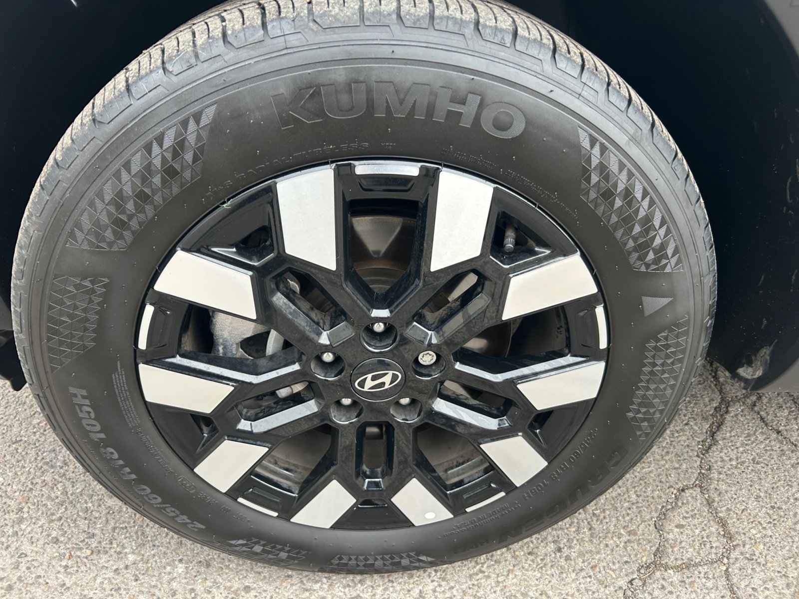 Used 2025 Hyundai Santa Cruz SE image 12