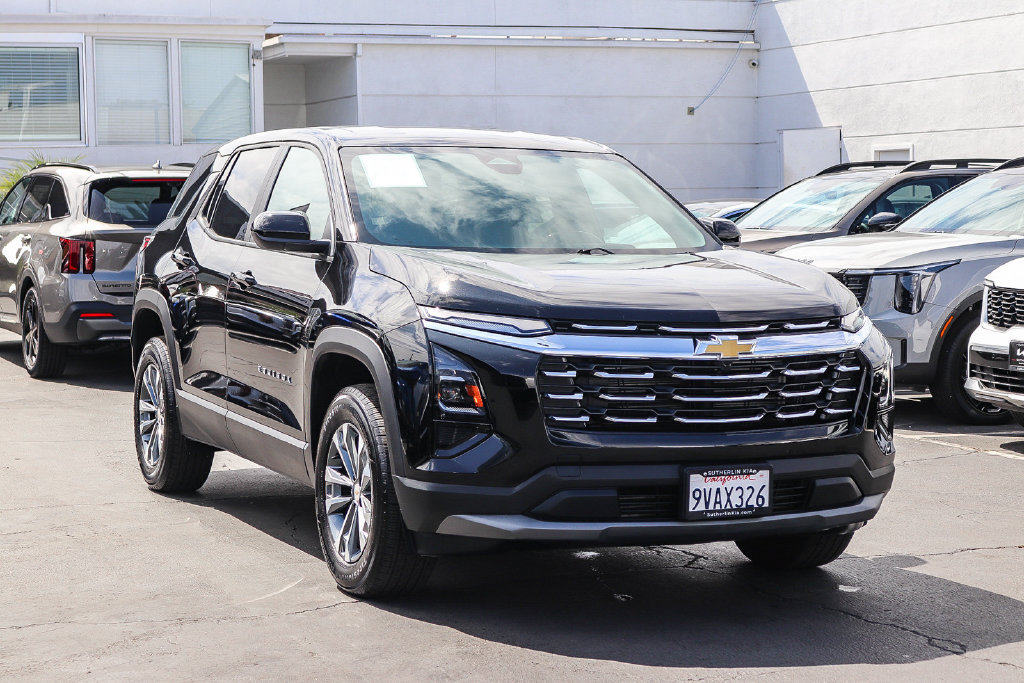 Used 2026 Chevrolet Equinox LT FWD image 3