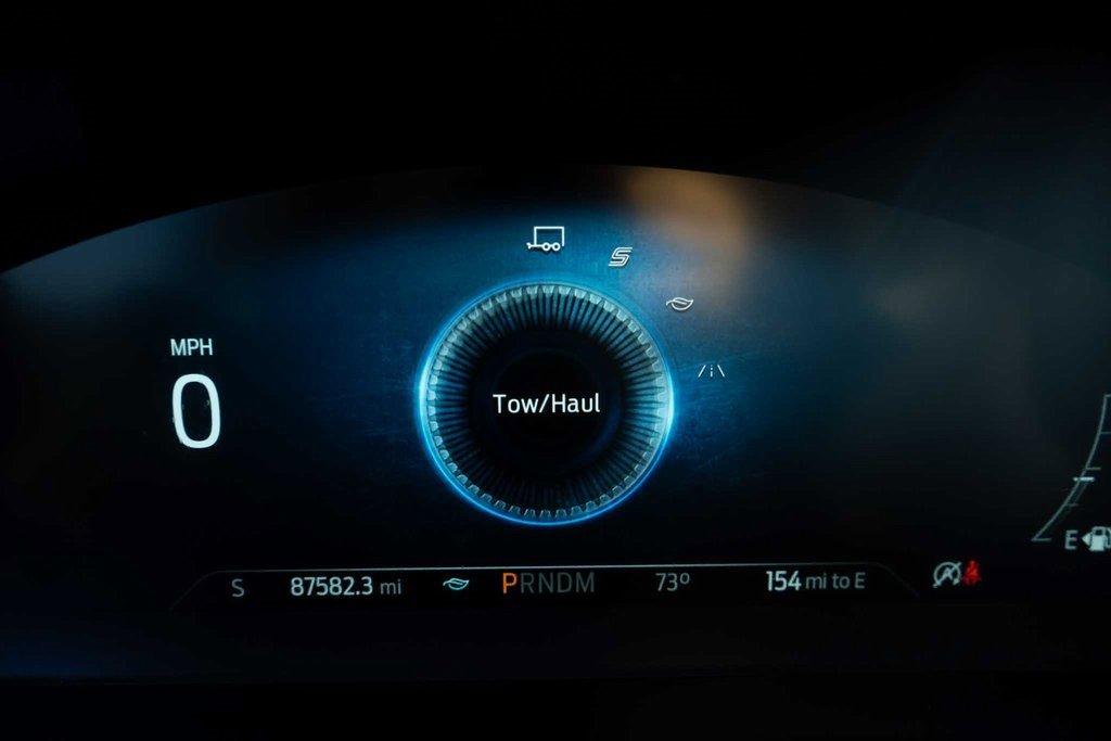 Used 2020 Ford Explorer Platinum w/ Premium Technology Package image 30