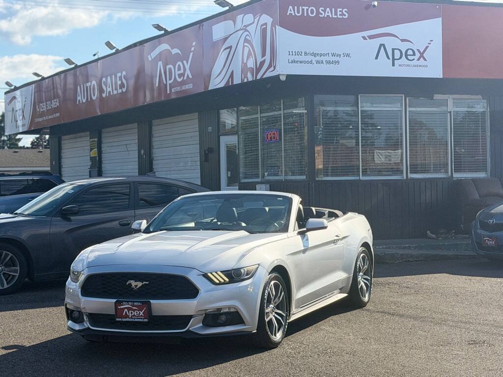 Used 2015 Ford Mustang Premium RWD image 2