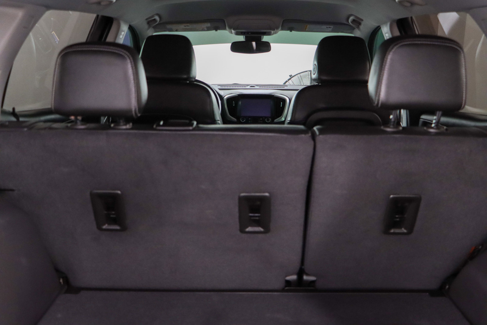 Used 2024 GMC Terrain SLT image 28