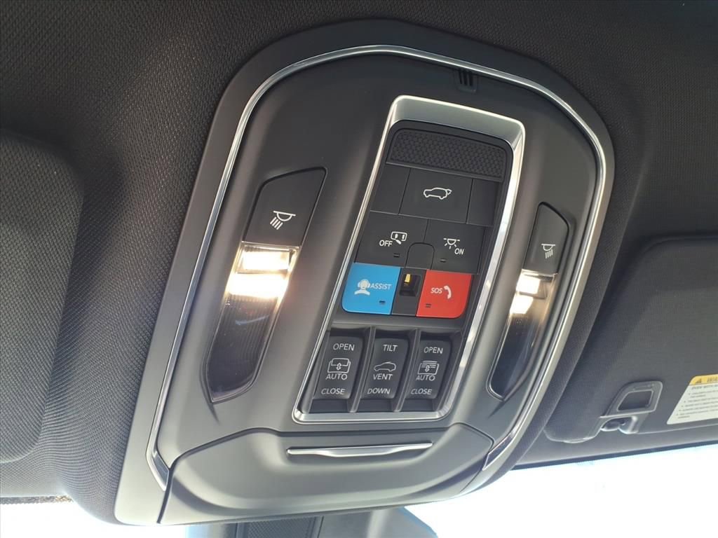 New 2025 Jeep Grand Cherokee L Limited image 31