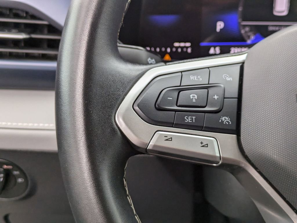 Used 2024 Volkswagen Taos SE image 19