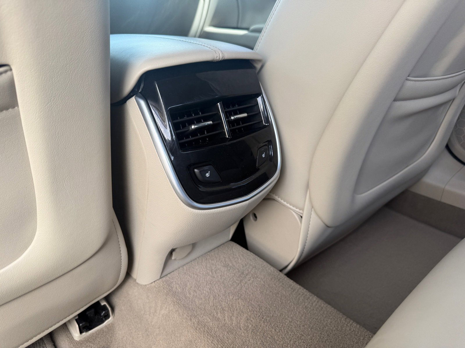 Used 2016 Cadillac XTS Luxury w/ Driver Awareness Package FWD image 25