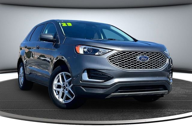 Used 2023 Ford Edge SEL image 3