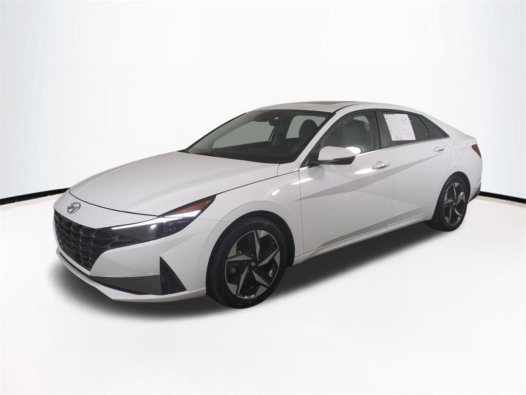 Used 2023 Hyundai Elantra Limited w/ Cargo Package image 9