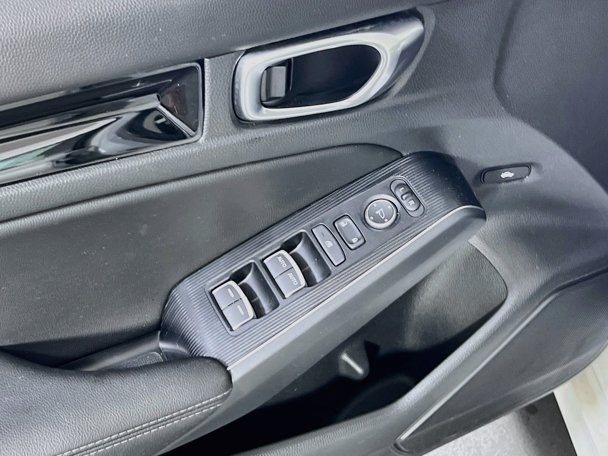 Used 2023 Honda Civic Touring image 18