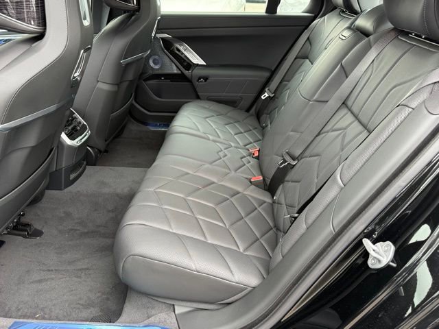 New 2026 BMW i7 xDrive60 w/ Premium Package image 25