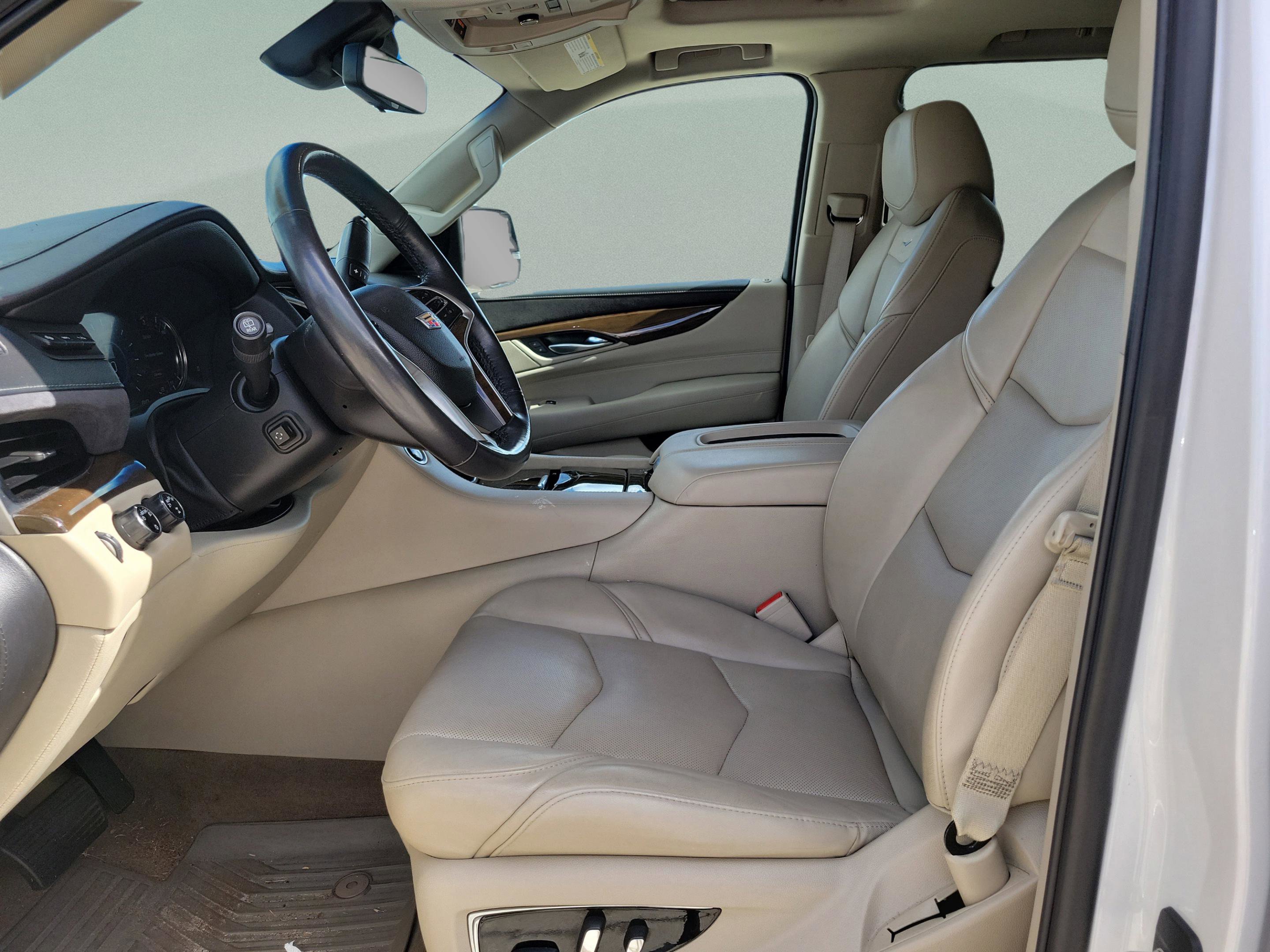 Used 2019 Cadillac Escalade Premium Luxury AWD/4WD image 15
