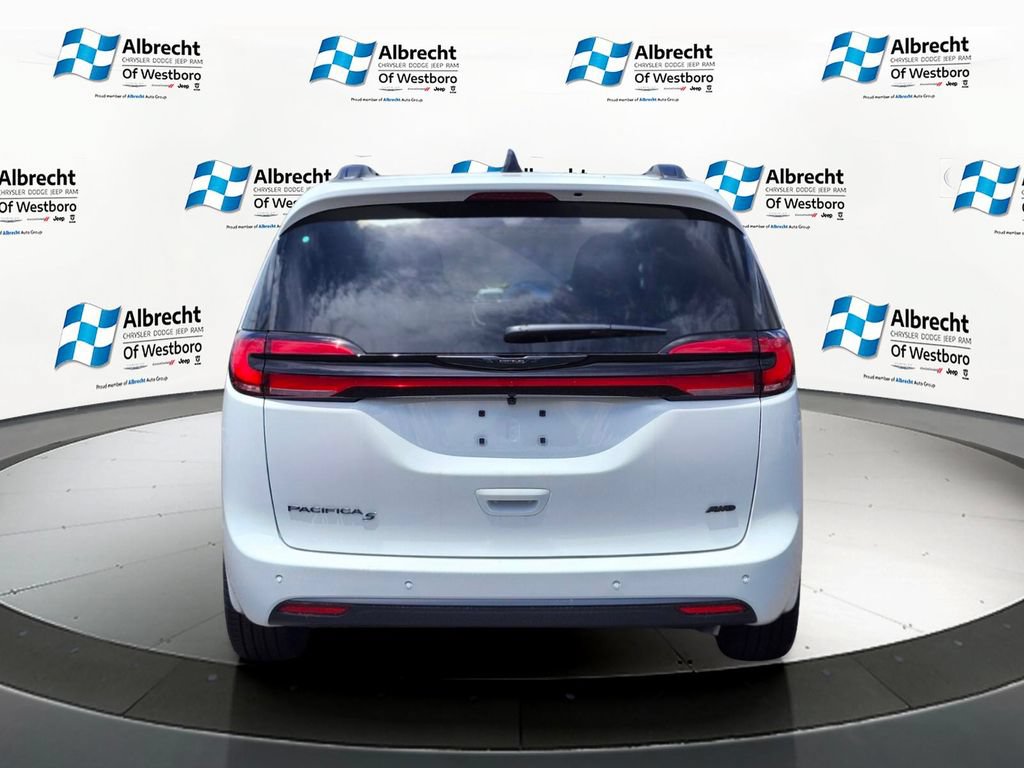 New 2026 Chrysler Pacifica Select w/ S Appearance Package AWD/4WD image 4