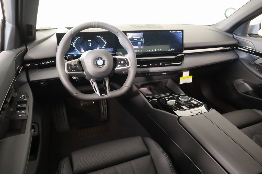 New 2025 BMW 530i w/ M Sport Package RWD video 2