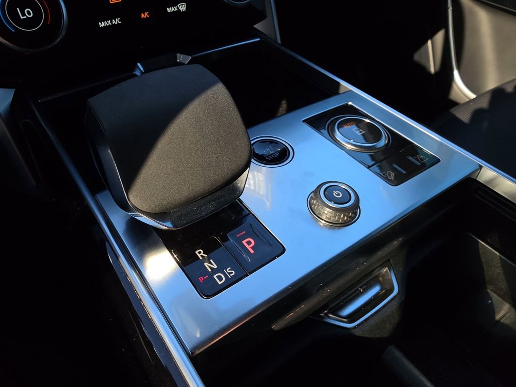 Used 2023 Land Rover Range Rover Long Wheelbase SE AWD/4WD image 24