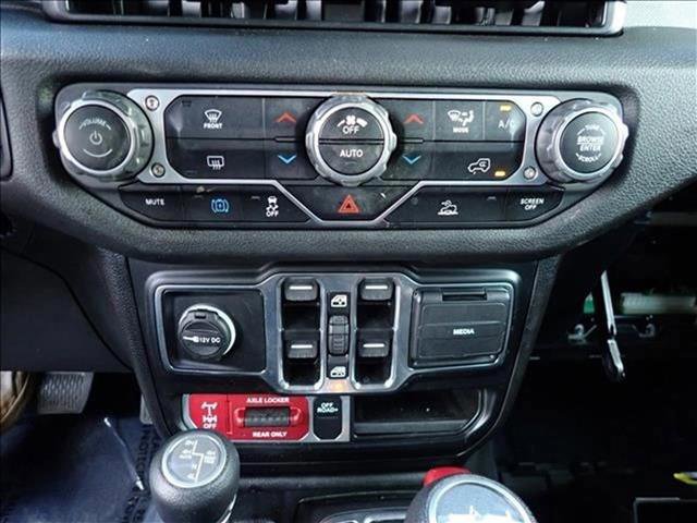 Used 2024 Jeep Wrangler Unlimited AWD/4WD image 17