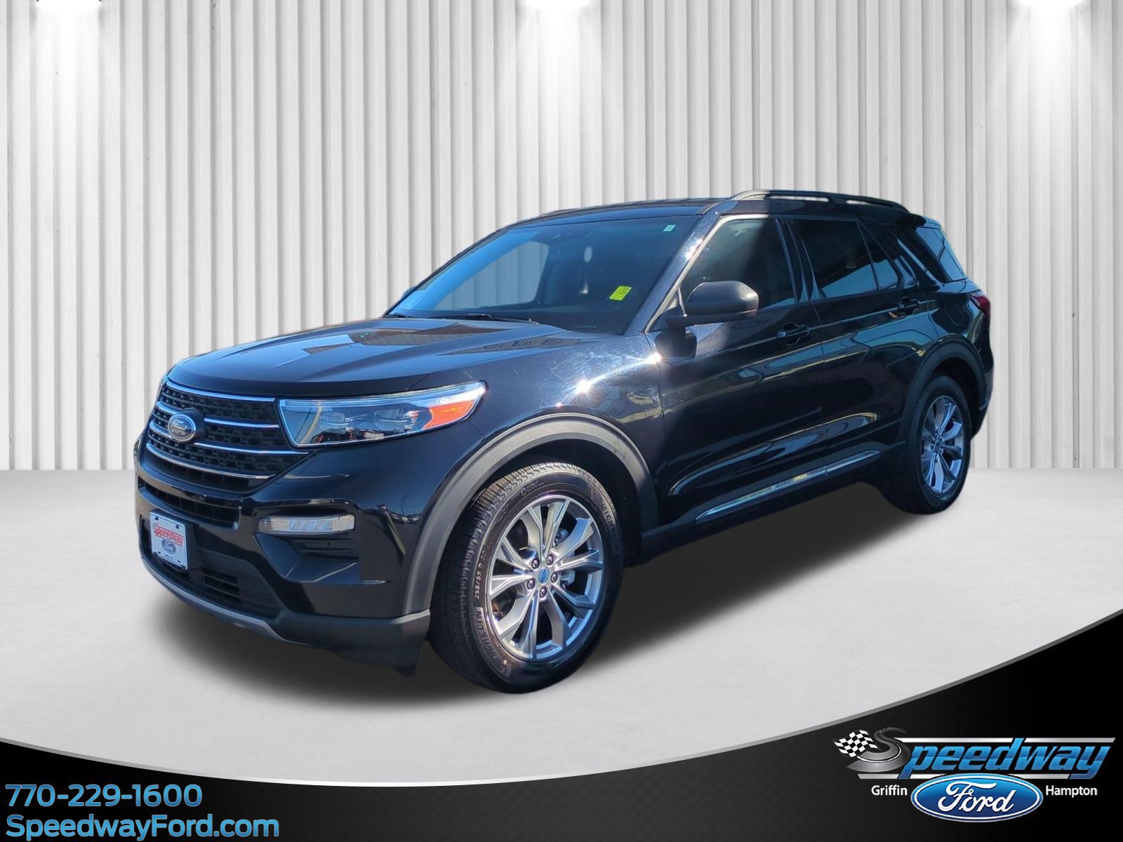 Used 2023 Ford Explorer XLT w/ Equipment Group 202A RWD image 1