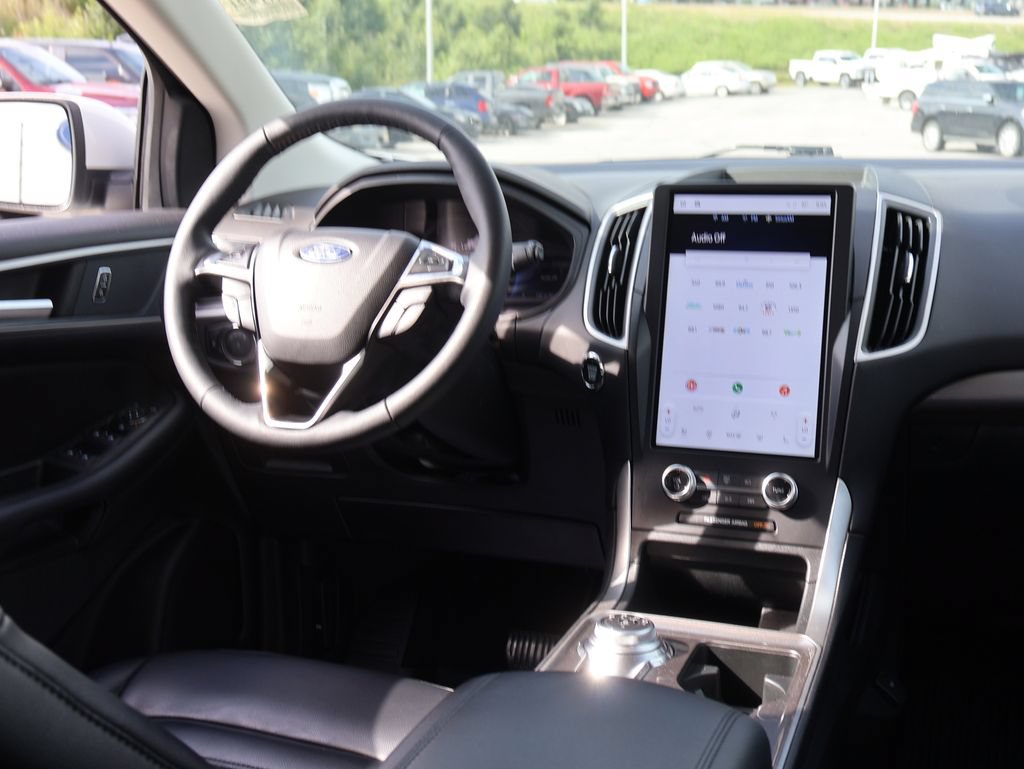 Certified 2024 Ford Edge SEL w/ Convenience Package AWD/4WD image 15
