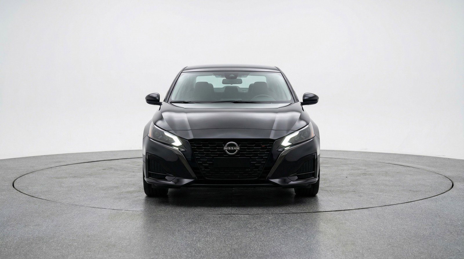 Used 2025 Nissan Altima 2.5 SV image 2