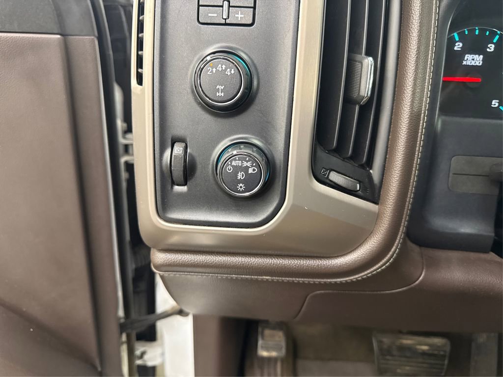 Used 2017 GMC Sierra 2500 Denali w/ Duramax Plus Package image 26
