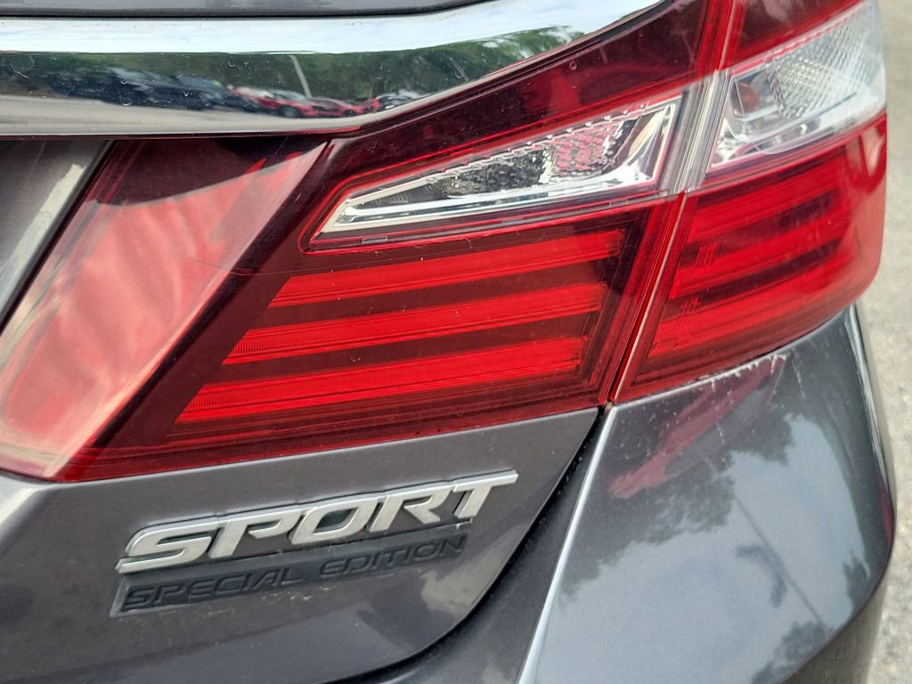 Used 2017 Honda Accord Sport Special Edition image 18