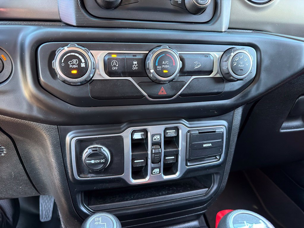 Used 2018 Jeep Wrangler Unlimited Sport S AWD/4WD image 12