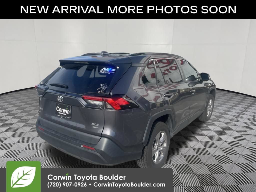 Used 2022 Toyota RAV4 XLE AWD/4WD image 8