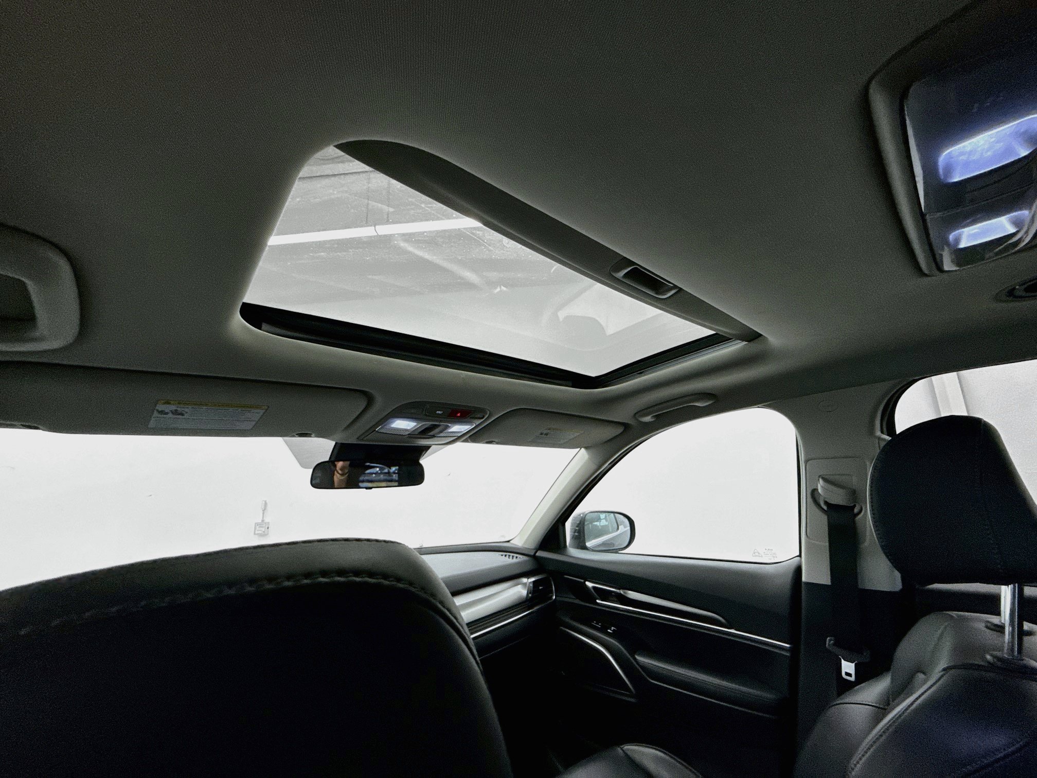 Used 2025 Kia Telluride S FWD image 35