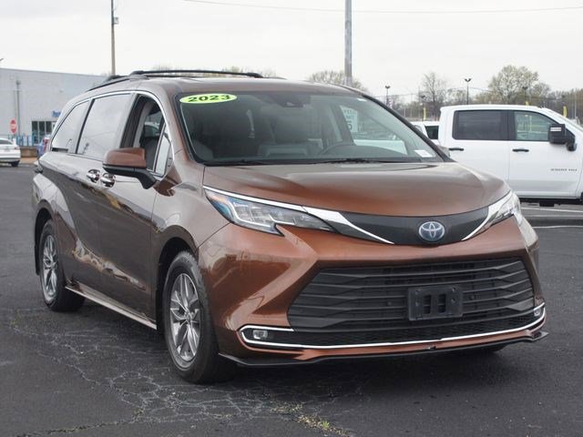Used 2023 Toyota Sienna XLE image 23