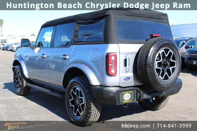 Used 2023 Ford Bronco Outer Banks image 3