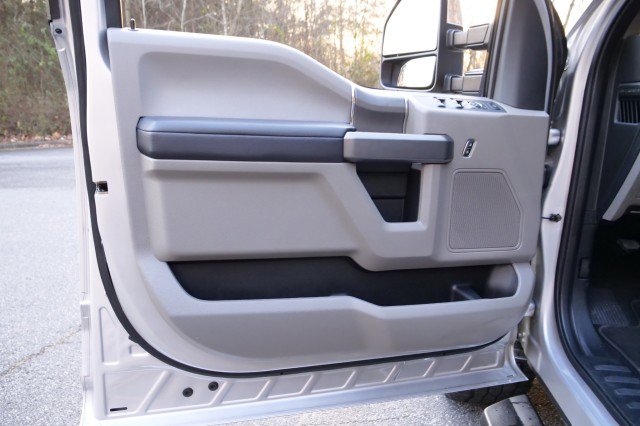 Used 2019 Ford F350 XLT w/ XLT Premium Package image 25