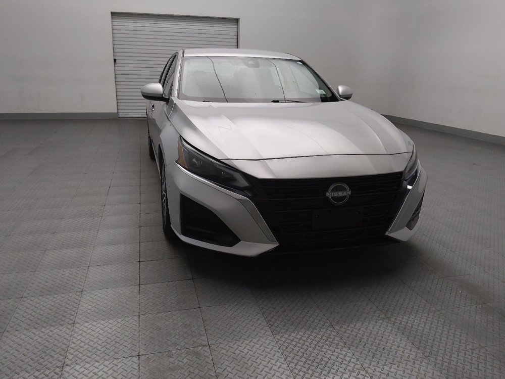 Used 2023 Nissan Altima 2.5 SV image 14