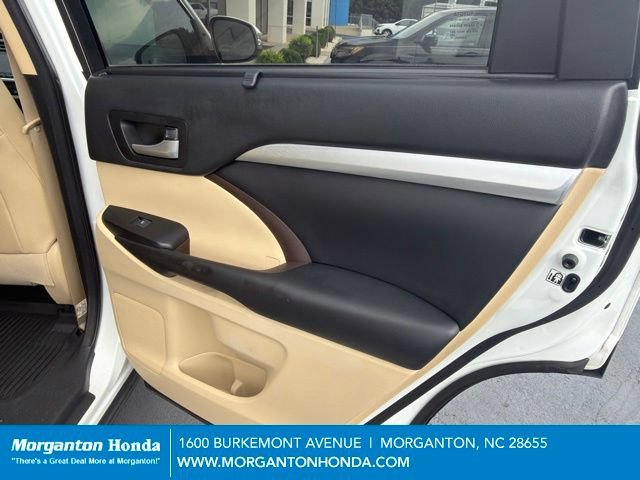 Used 2018 Toyota Highlander XLE FWD image 37