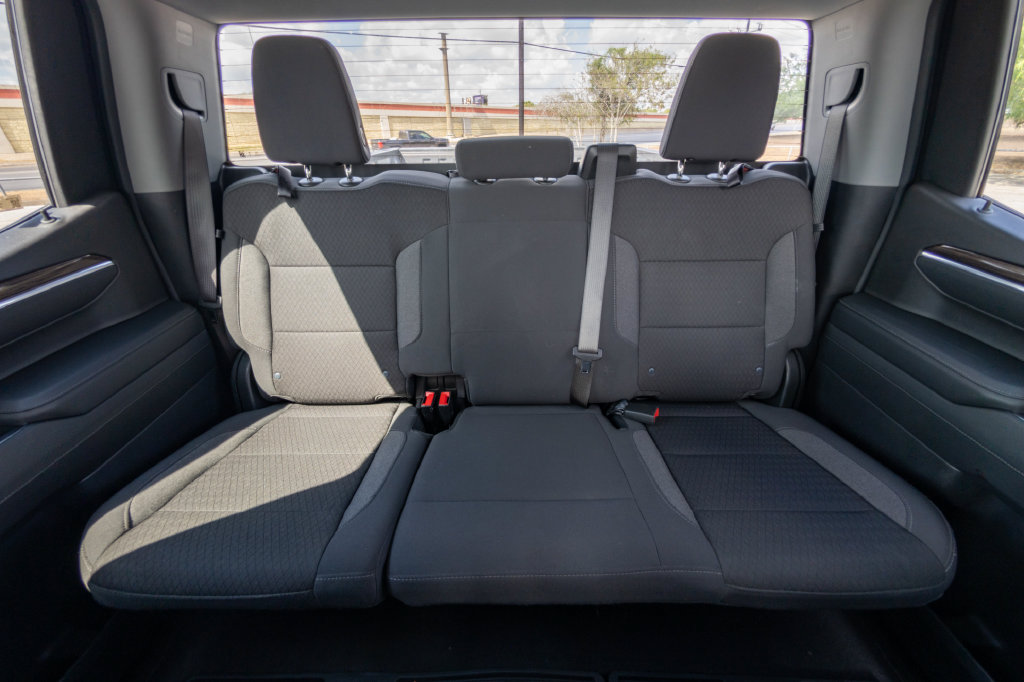 Used 2025 Chevrolet Silverado 1500 LT RWD image 18