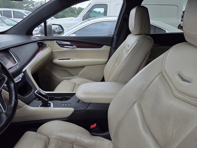 Used 2017 Cadillac XT5 Luxury AWD/4WD image 10
