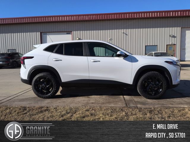 Used 2024 Chevrolet Trax LS w/ LS Convenience Package image 6