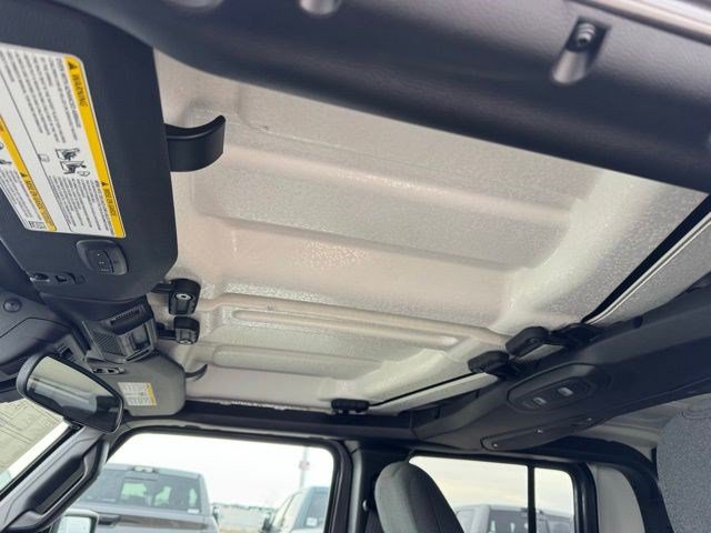 New 2026 Jeep Gladiator Sport AWD/4WD image 27