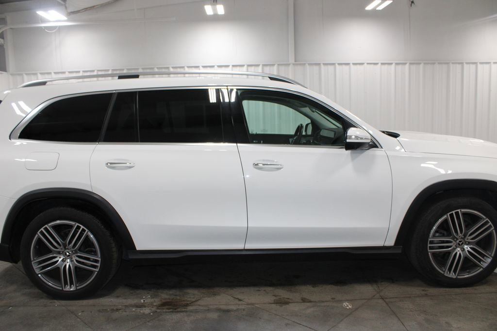 Used 2024 Mercedes-Benz GLS 450 4MATIC image 11