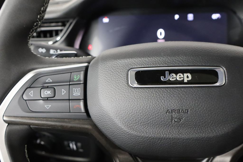 New 2026 Jeep Grand Cherokee Altitude image 8