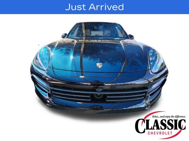 Used 2022 Porsche Cayenne Platinum Edition image 2